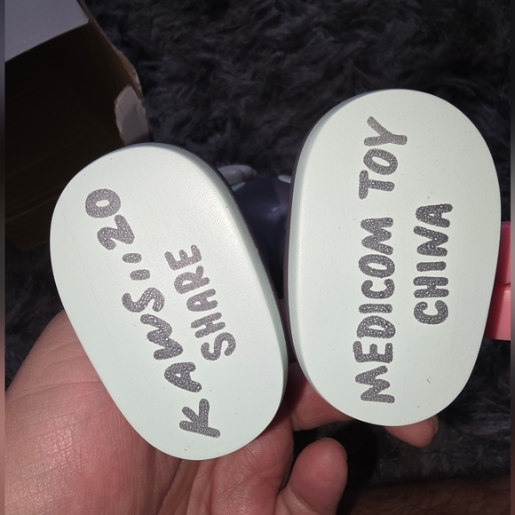 Kaws companion figure - Picture 3 of 3